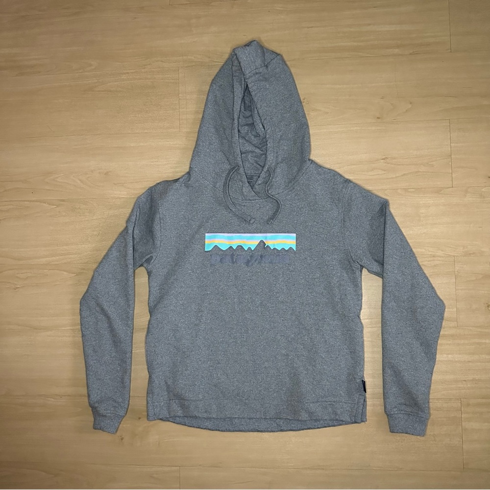 Patagonia Women's Pastel P-6 Logo Uprisal Hoody Size S-Gray